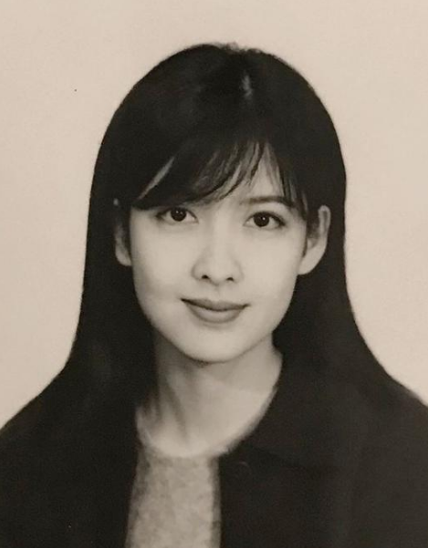 2000年中專畢業證照片